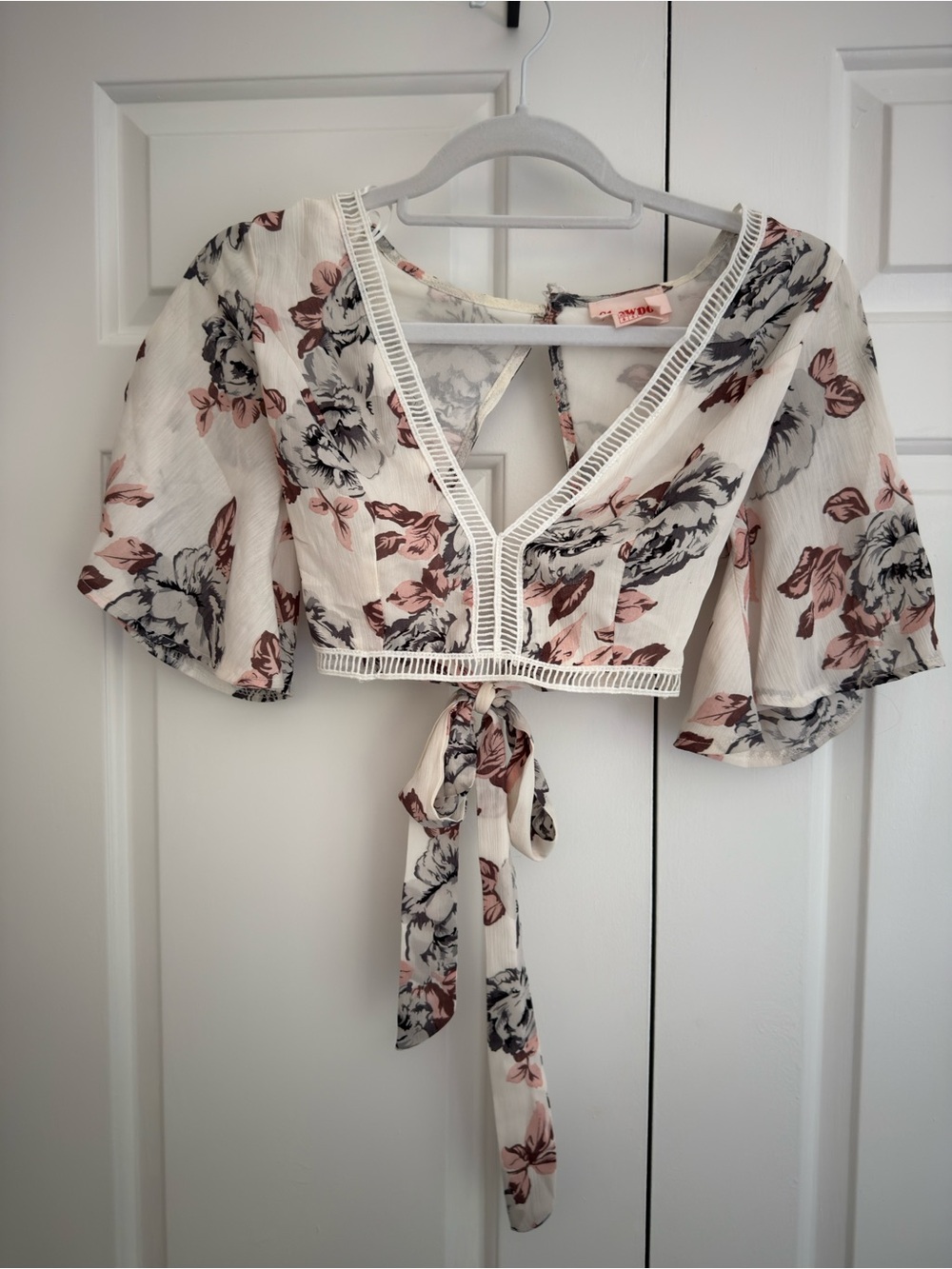 Showpo Floral Tie-Front Crop Top - White, Pink, Gray